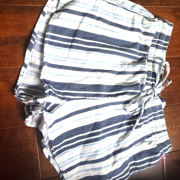 Divided h&m cotton shorts size 2 women's blue and white stripes - Picture 1 of 4